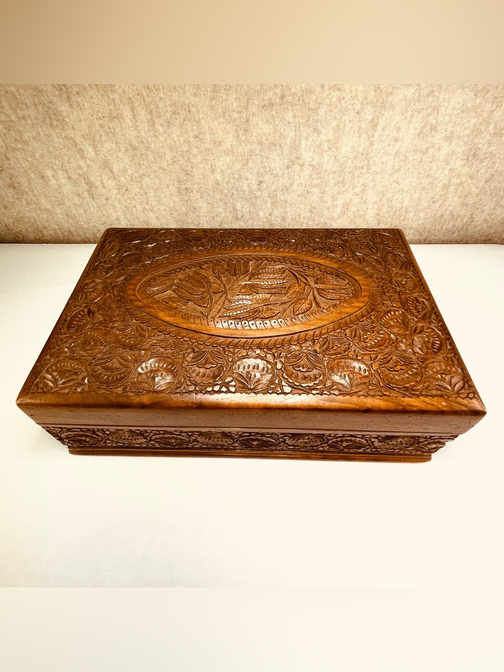 VTG Hand Carved Artisan Walnut Jewelry Trinket Playing Cards Large Hinged Box